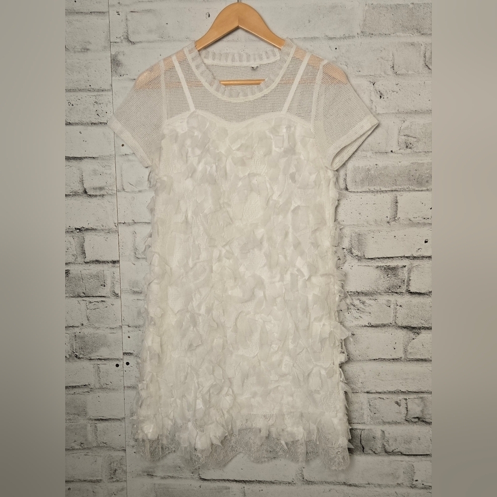 Qianlhong White Textured Overlay Dress Mesh Top Lace Hem Size M